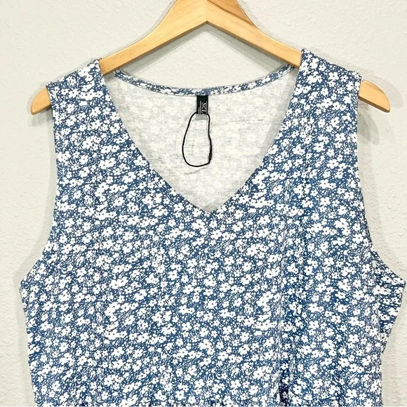 NWOT Boutique Floral Sleevless V-neck Shirt-Dress - Picture 4 of 12